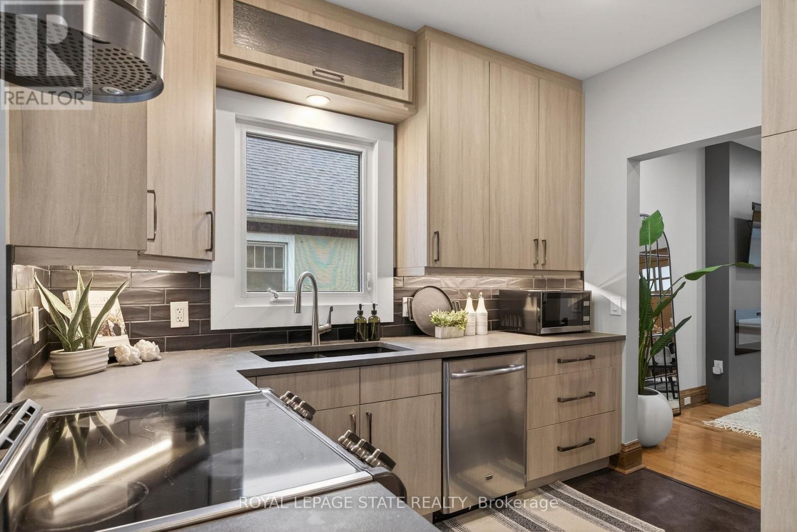 105 HIGHLAND AVENUE - 17