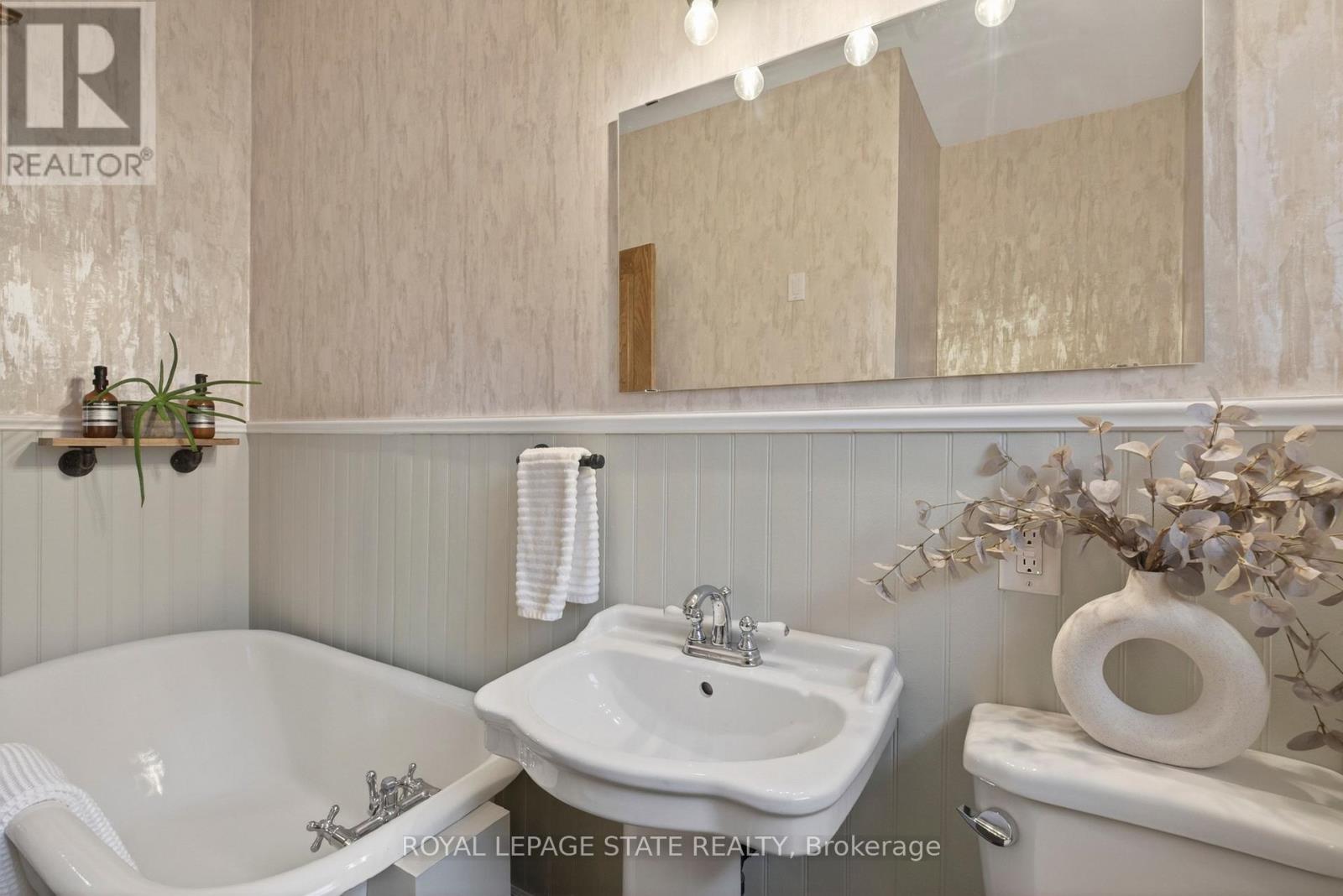 105 HIGHLAND AVENUE - 33