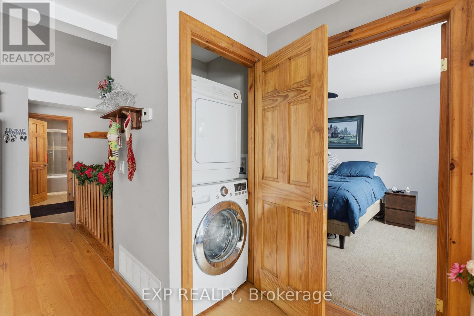 38 COWANS CRESCENT - 21