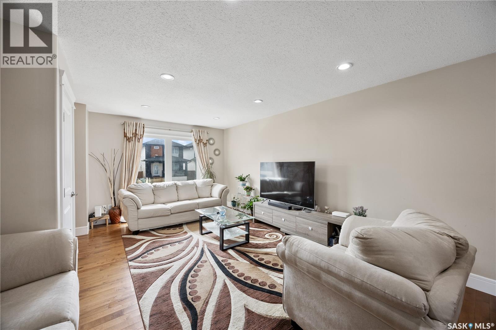350 Marlatte STREET - 10