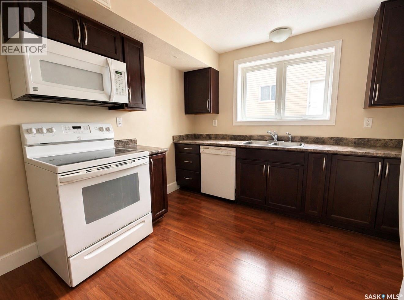 350 Marlatte STREET - 33