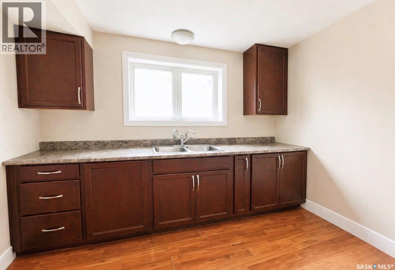 350 Marlatte STREET - 34