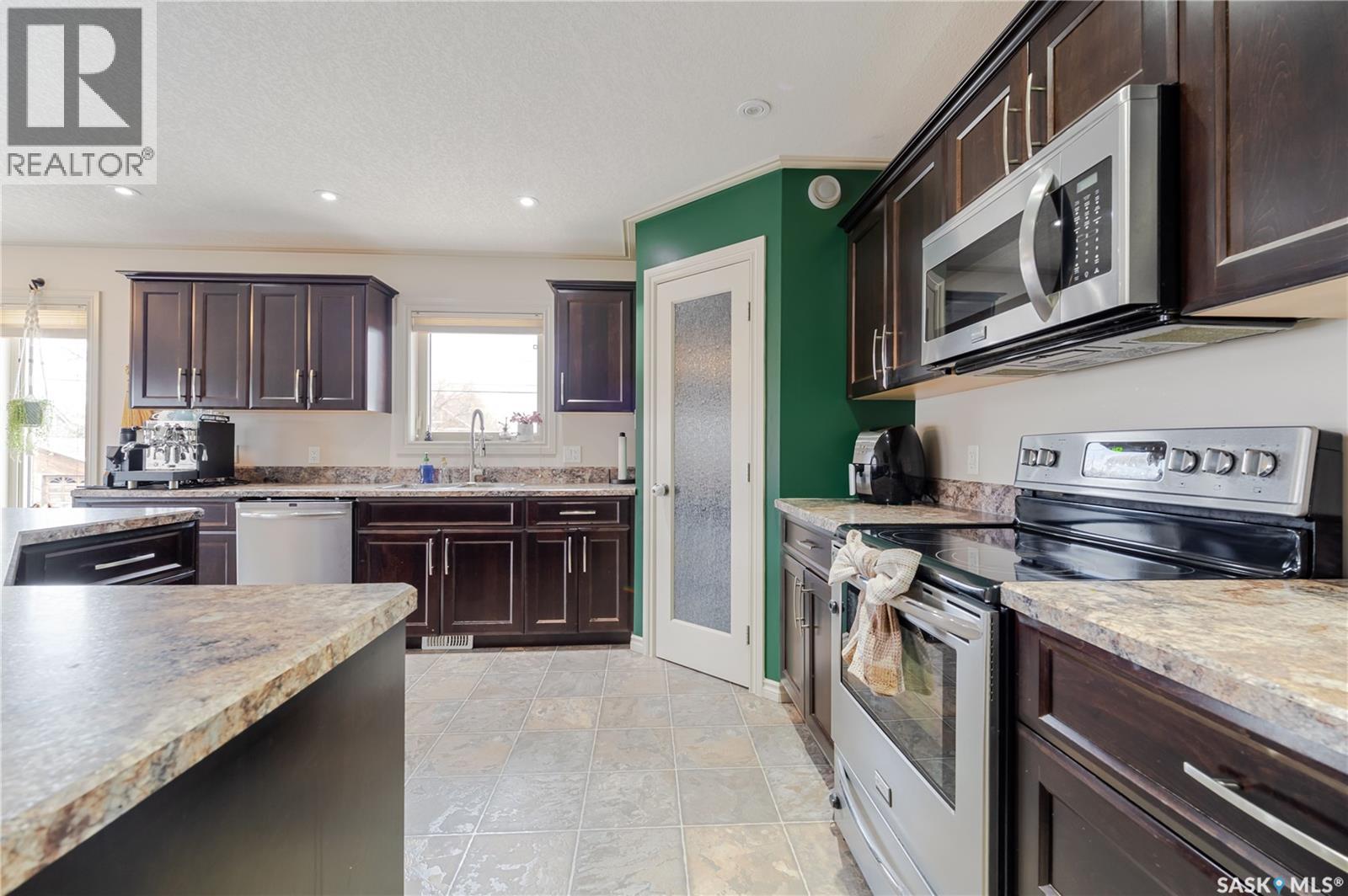 805 4th AVENUE NW - 12