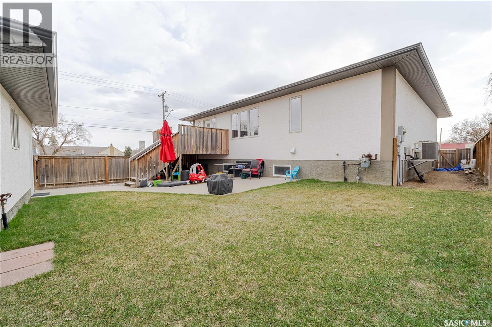 805 4th AVENUE NW - 44