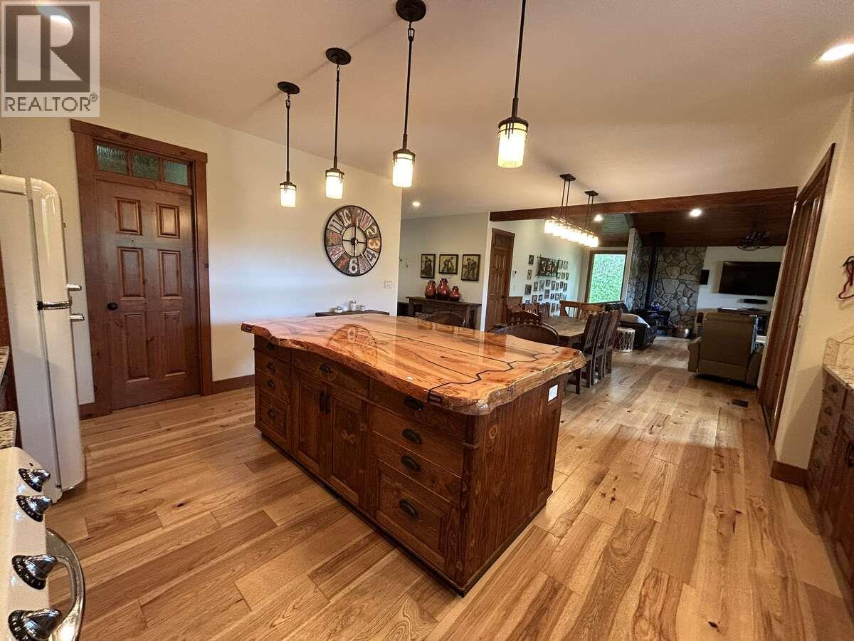 82 Walker Road - 22