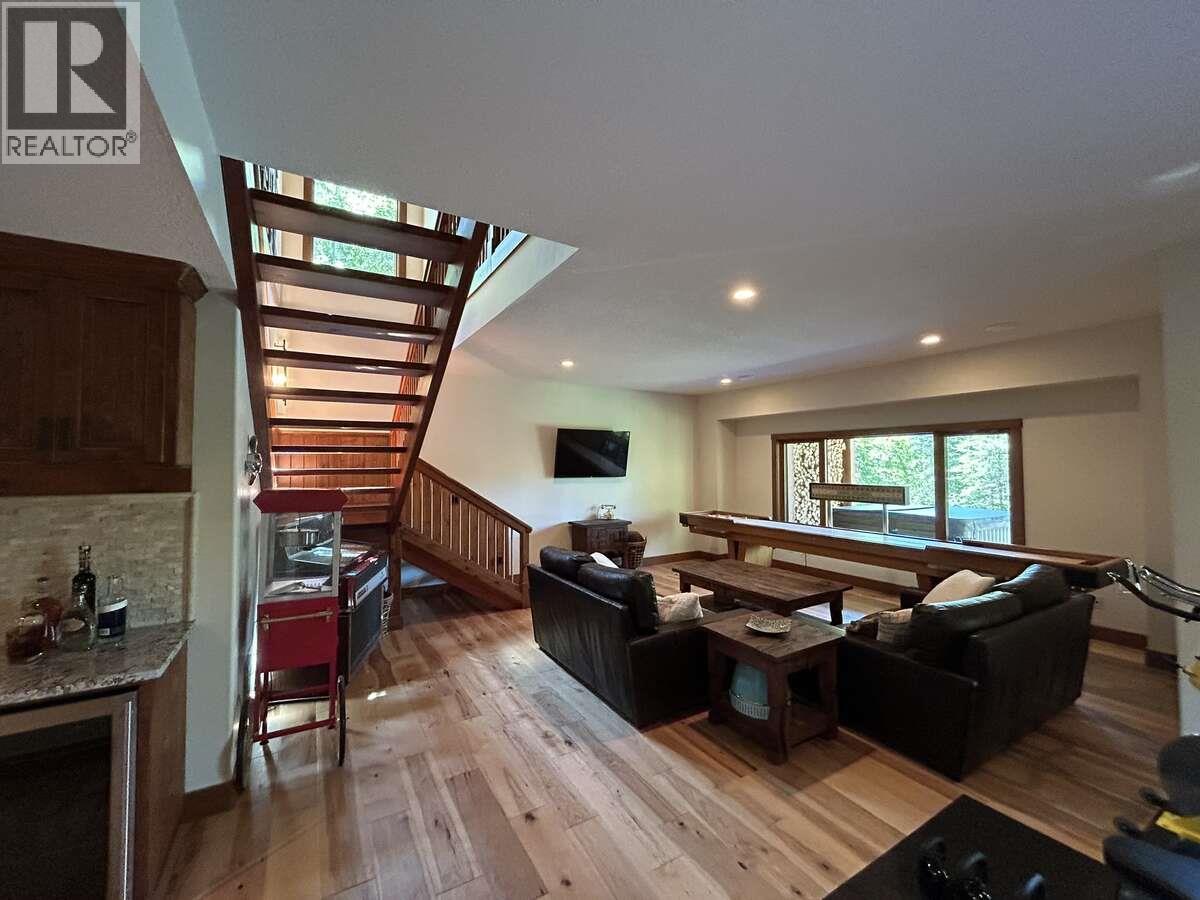 82 Walker Road - 35