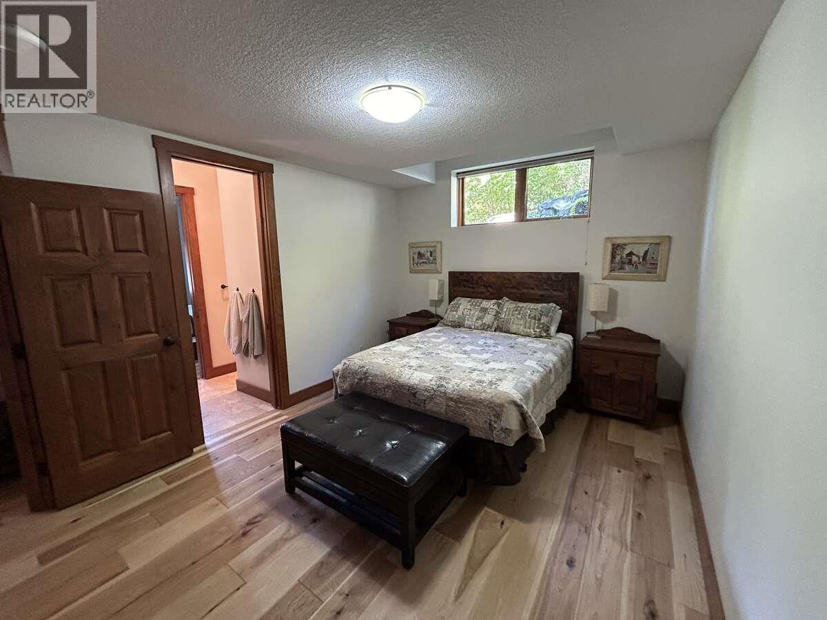82 Walker Road - 40