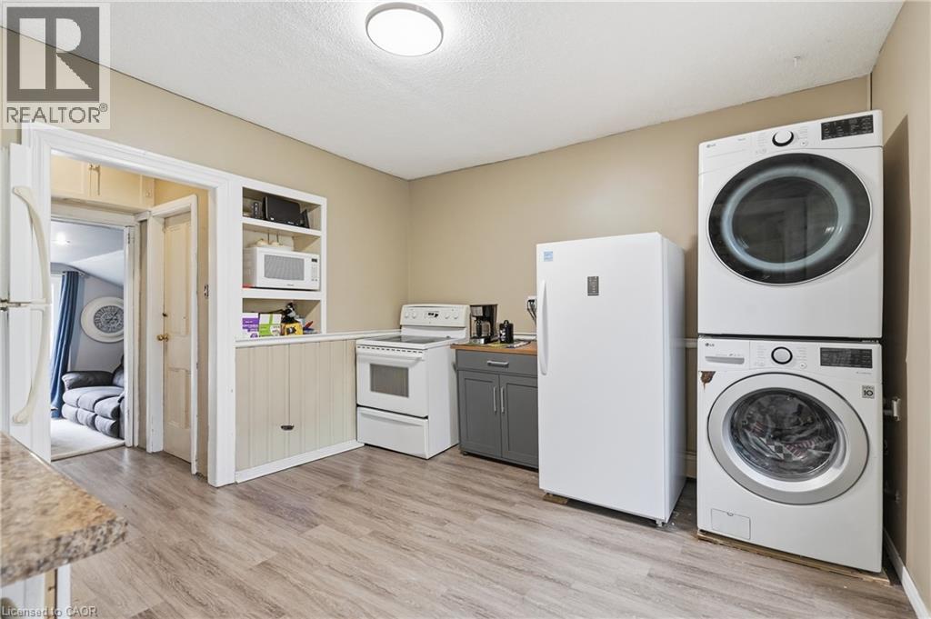 114 GRAND Avenue S - 11