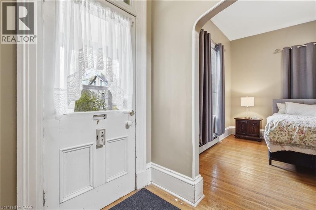 114 GRAND Avenue S - 5