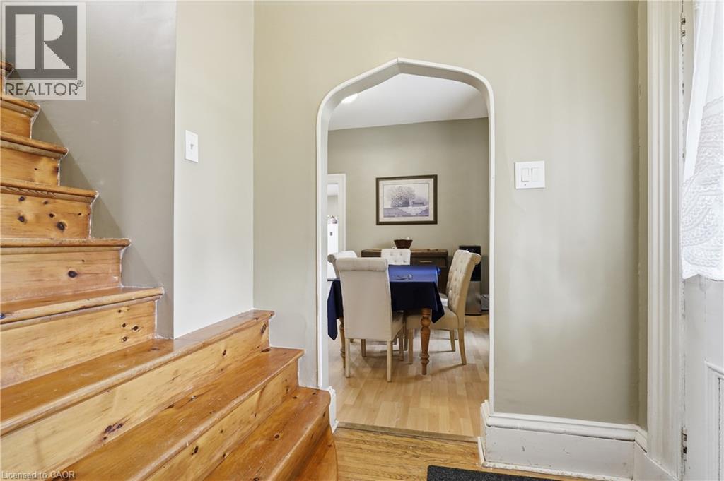 114 GRAND Avenue S - 8