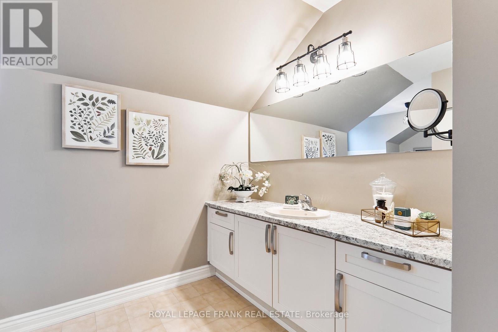 10 DORMAN DRIVE - 31