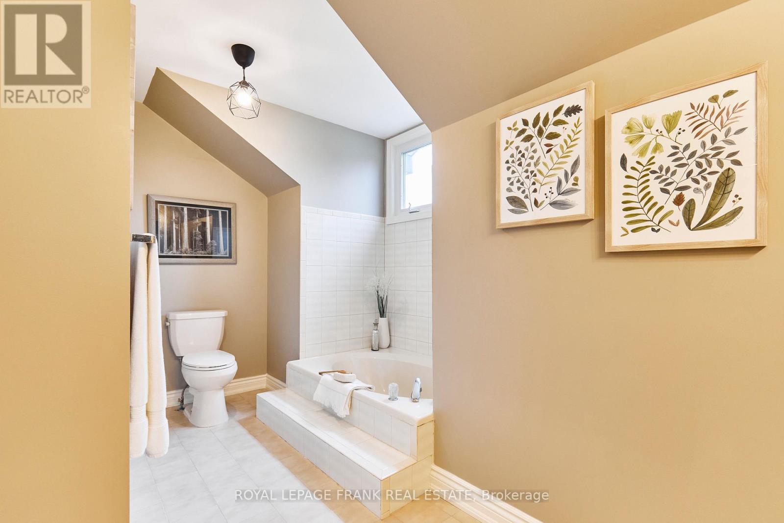 10 DORMAN DRIVE - 32