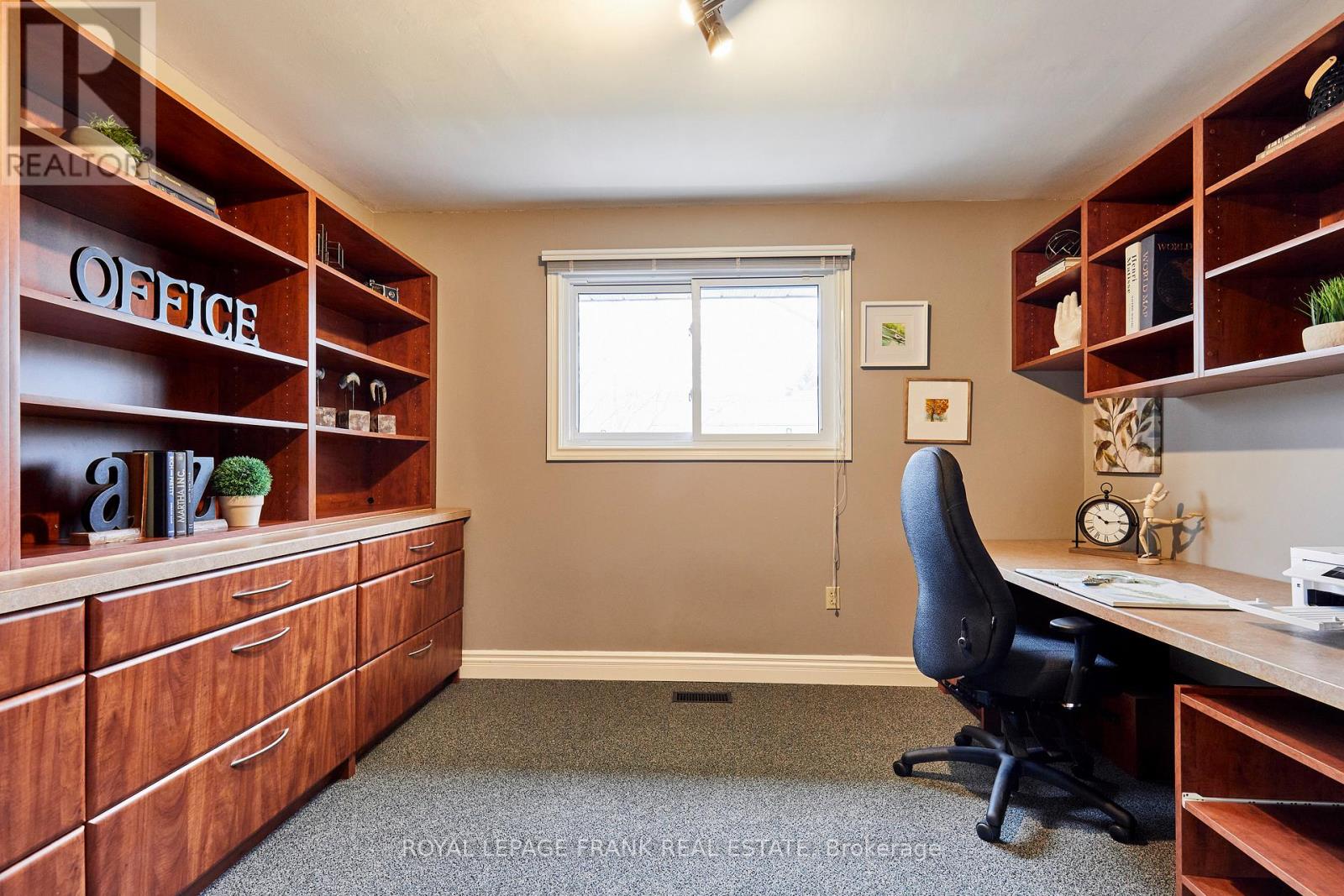 10 DORMAN DRIVE - 37