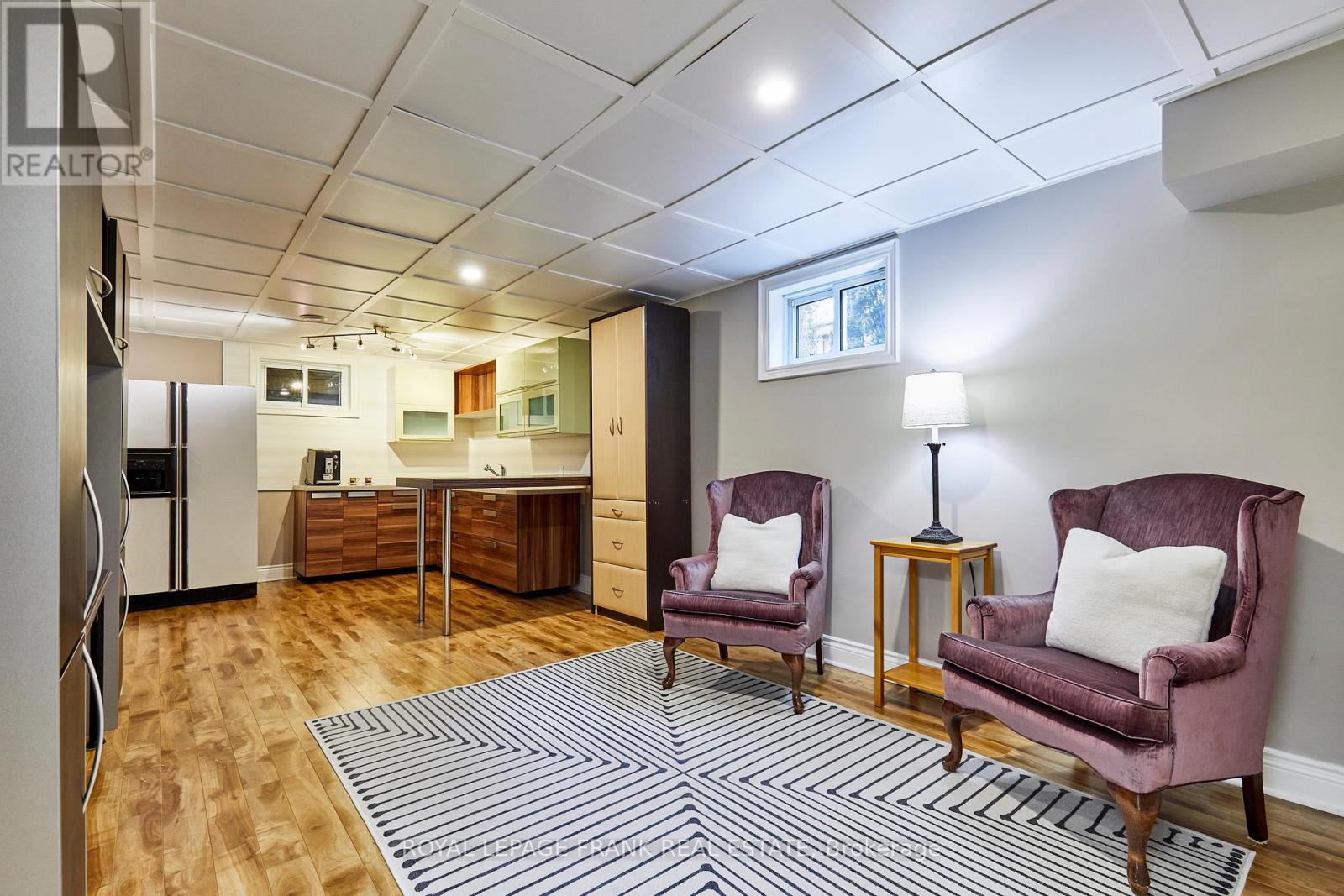 10 DORMAN DRIVE - 41
