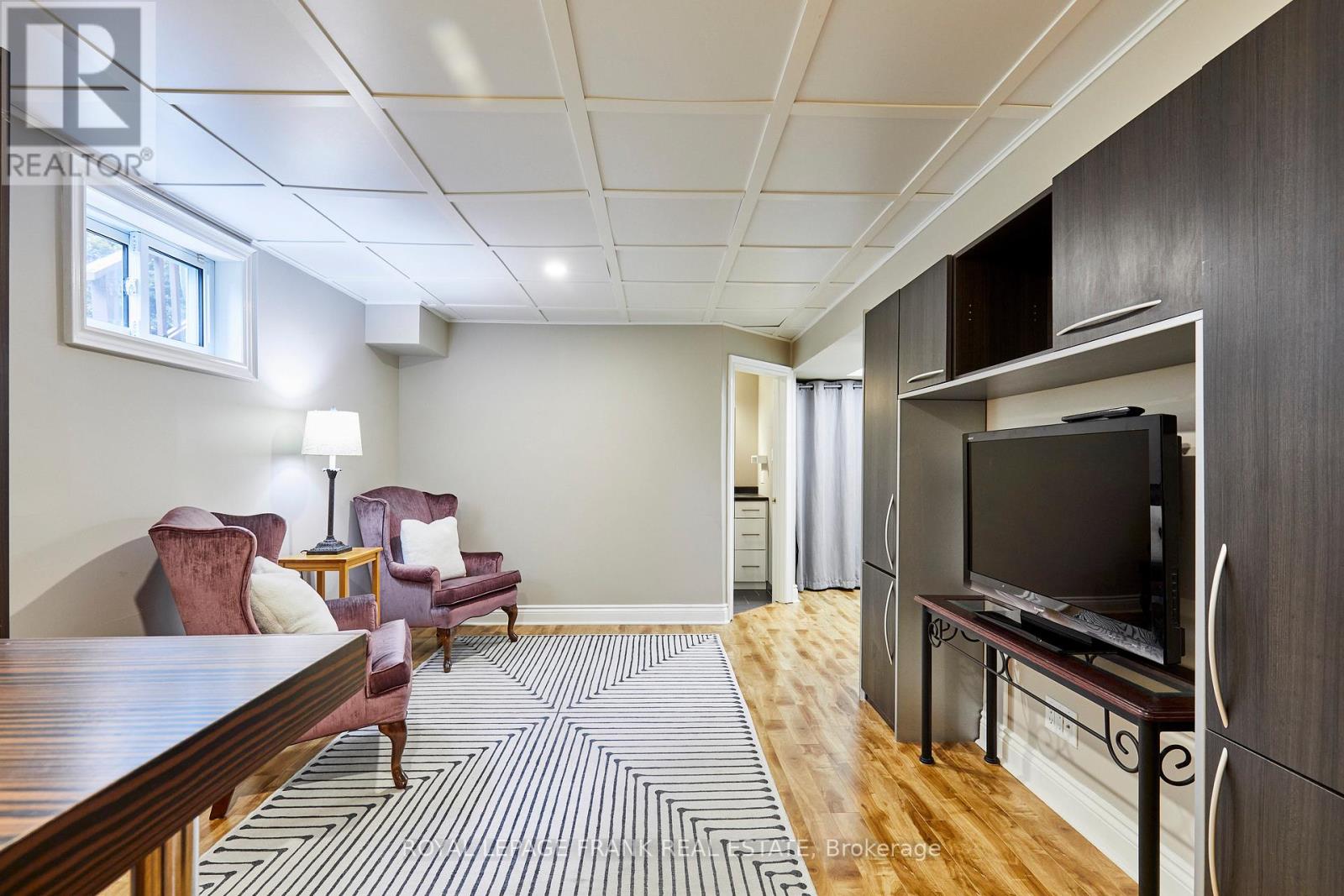10 DORMAN DRIVE - 42