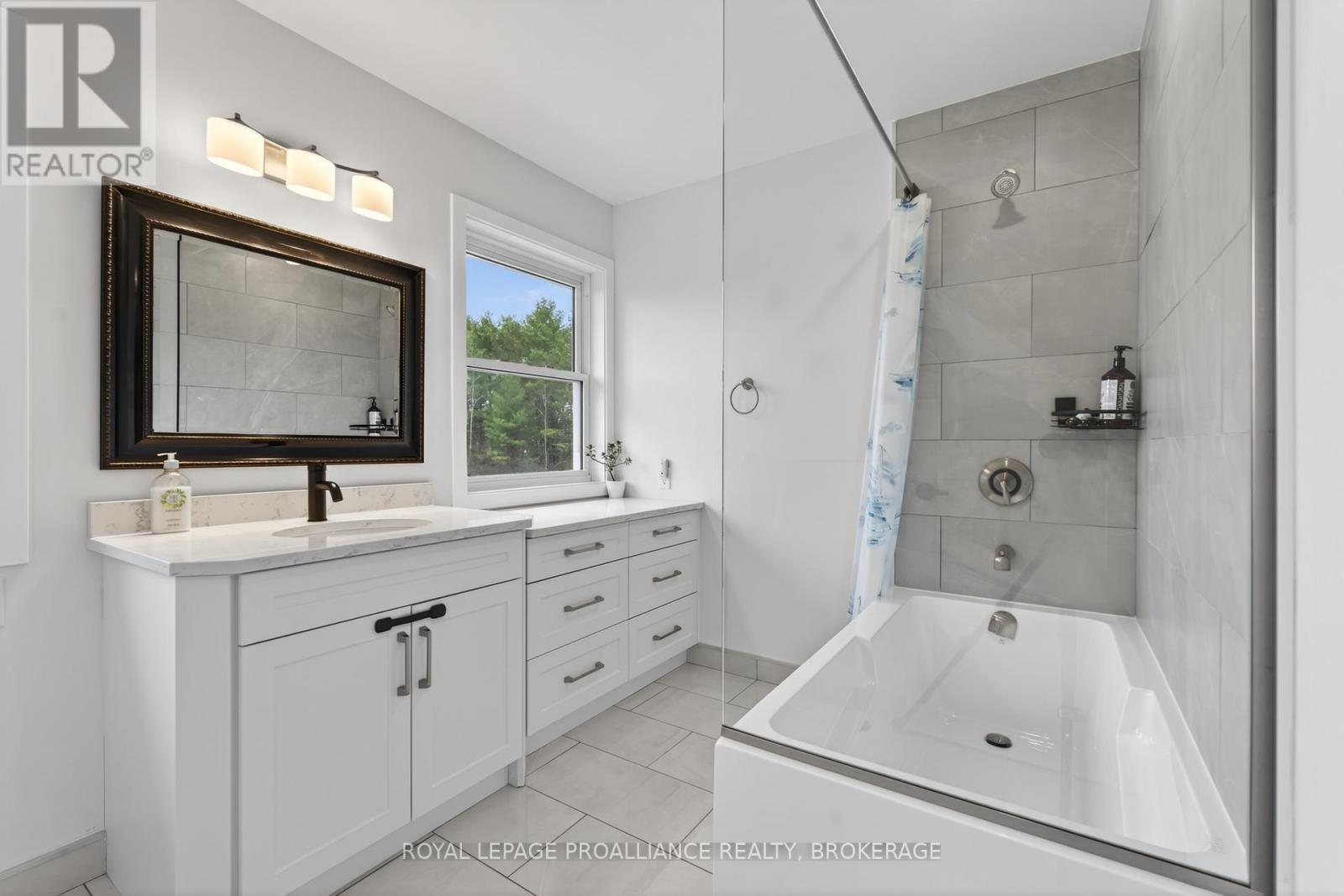 1081 KNIGHT'S LANE - 25