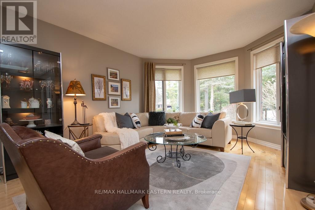 38 PATRICIA PLACE - 7