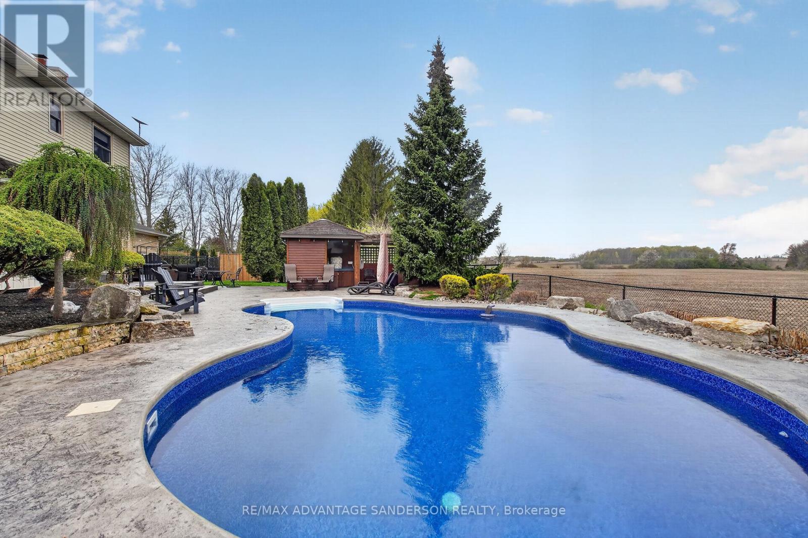 975 SUNNINGDALE ROAD W - 12
