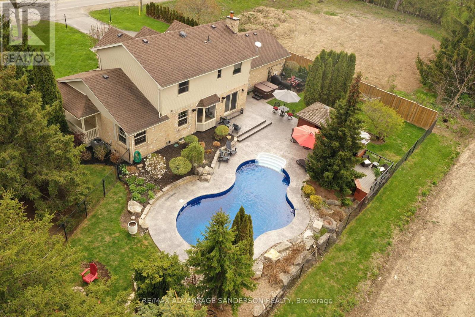 975 SUNNINGDALE ROAD W - 6