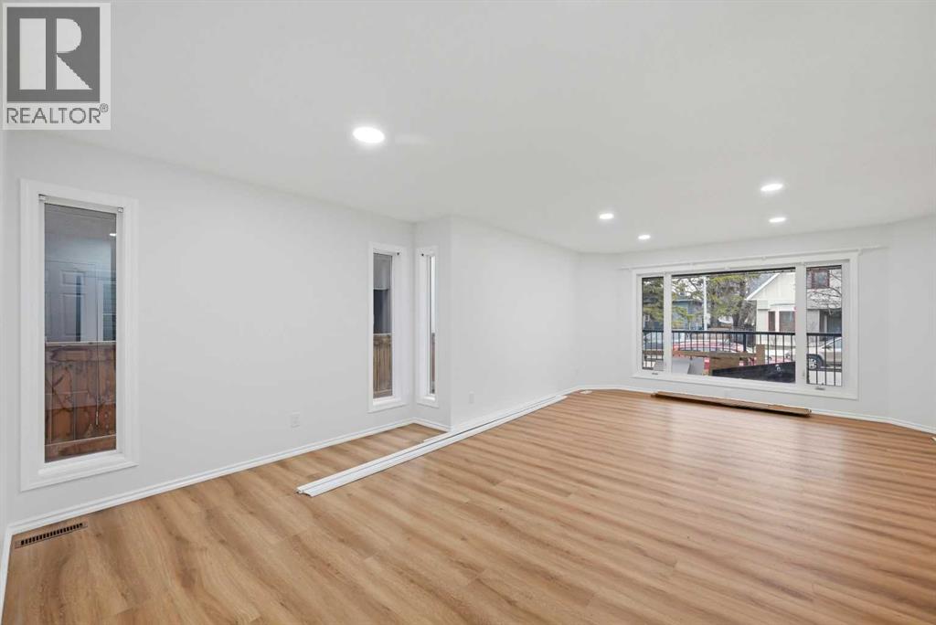 924 19 Avenue NW — photo 8