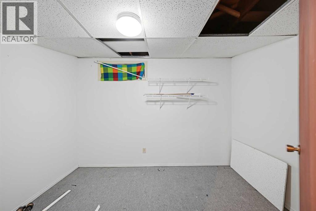 924 19 Avenue NW — photo 40
