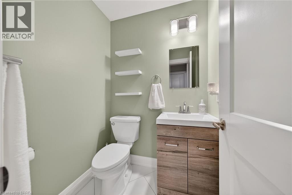 3 BOWES Court, Caledon, Ontario, L7E1A5 — Photo 6