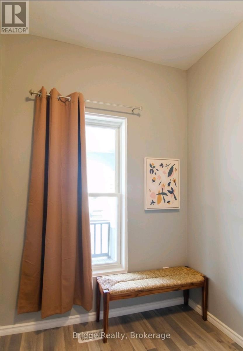 144 ADELAIDE STREET N - 10