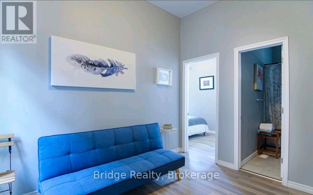 144 ADELAIDE STREET N - 21