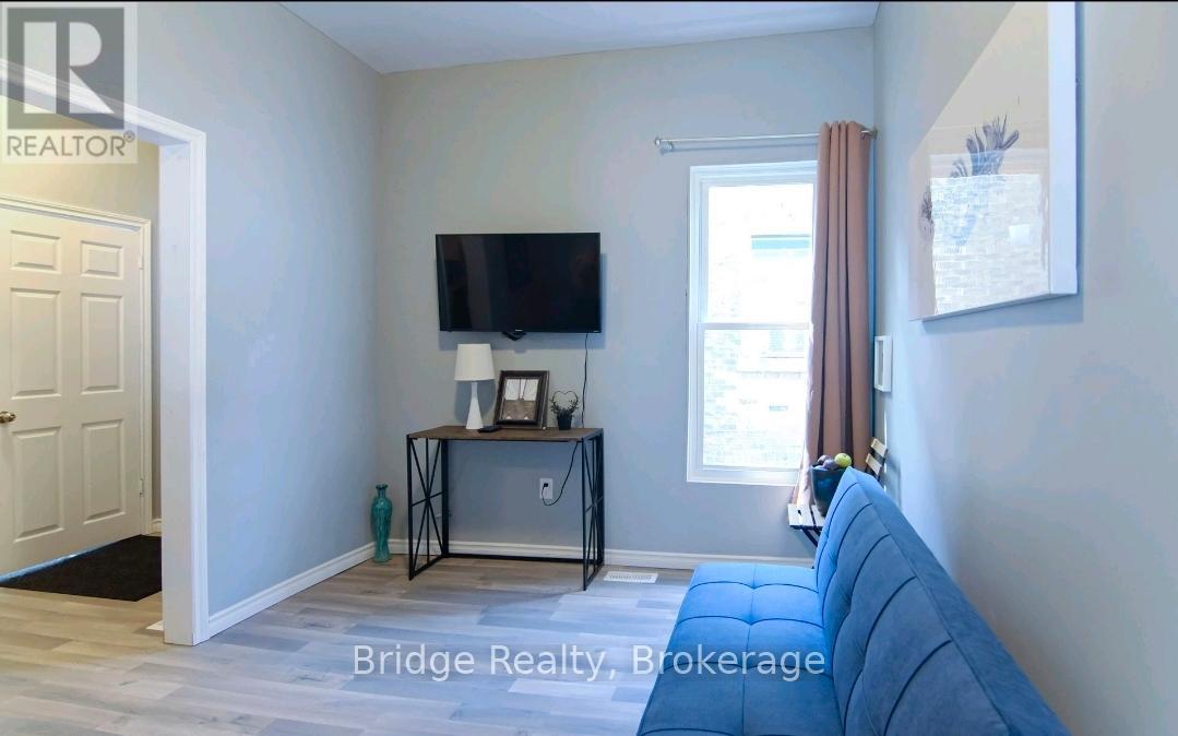 144 ADELAIDE STREET N - 23