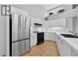 10 Lewis Street, Ottawa, ON K2P0S3 Photo 10