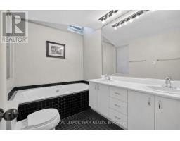 10 Lewis Street, Ottawa, ON K2P0S3 Photo 6