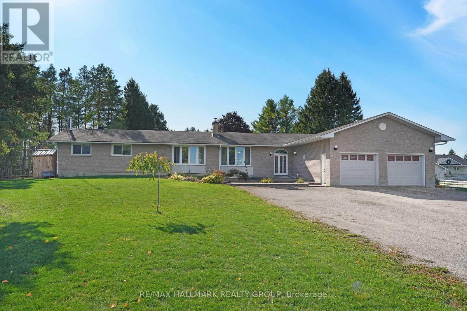 2500+ SF on 2 Acres just 25 Mins from downtown!