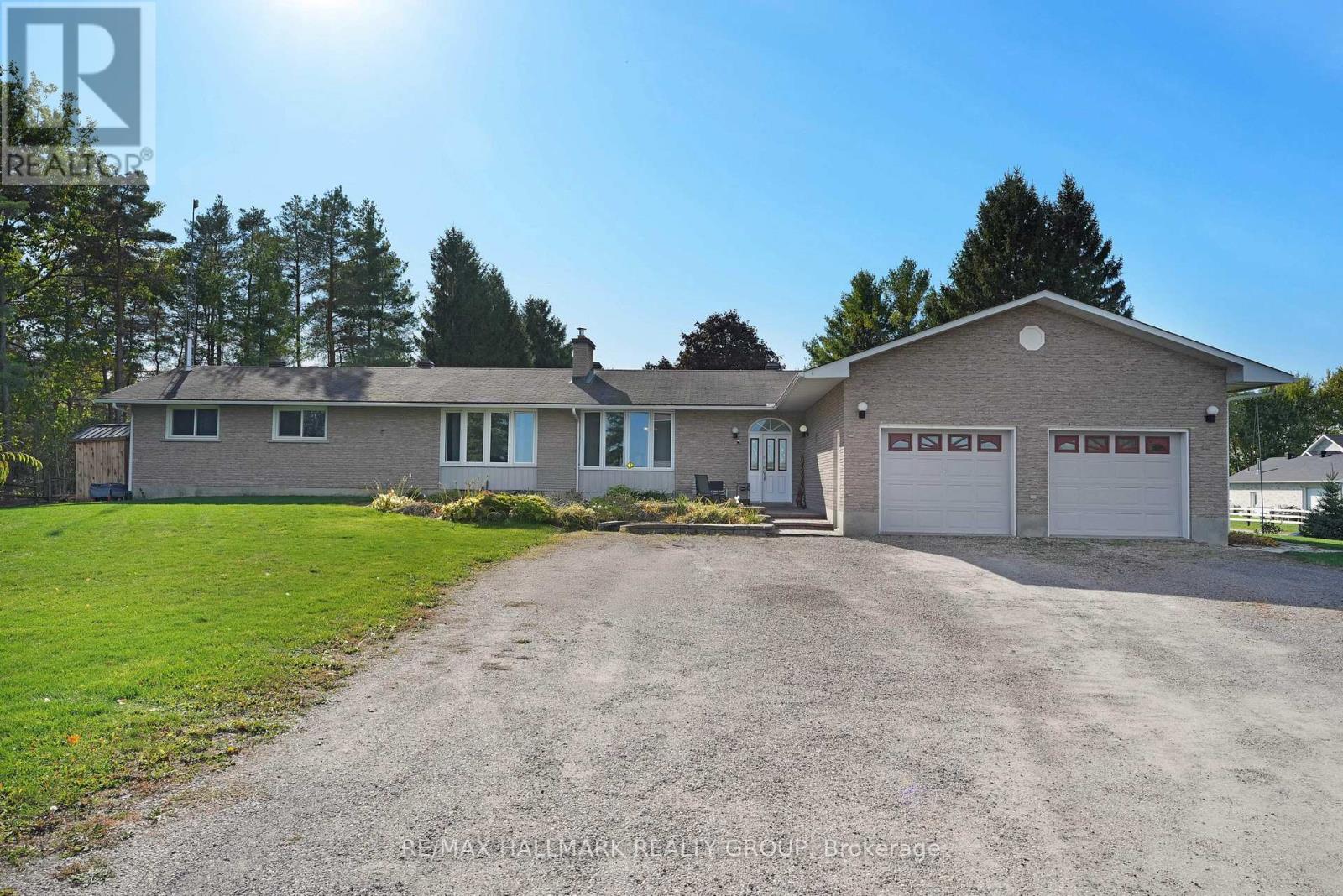 2500+ SF on 2 Acres just 25 Mins from downtown!