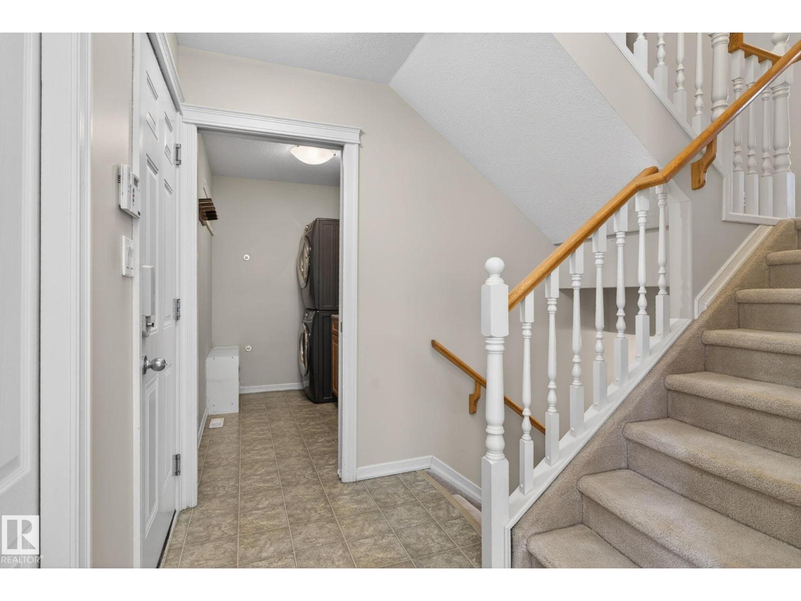 #34 3003 34 AV NW, Edmonton