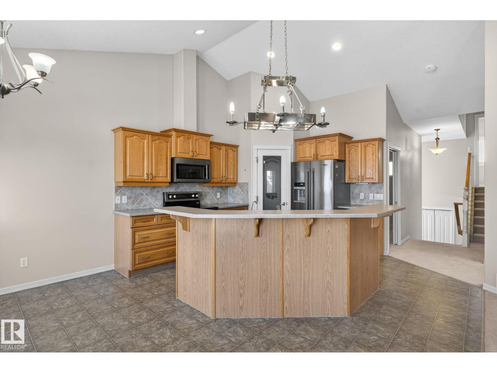 #34 3003 34 AV NW, Edmonton