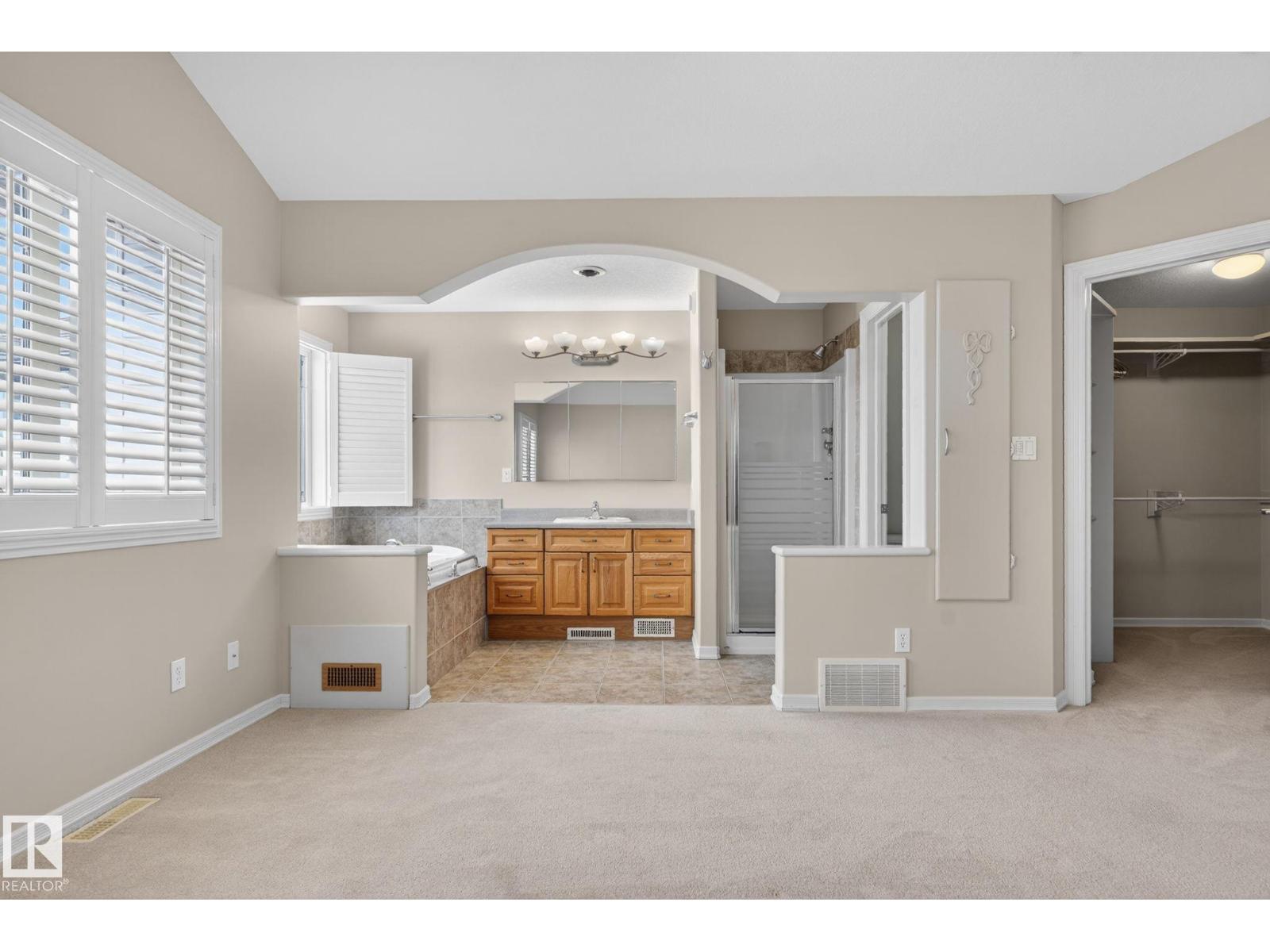 #34 3003 34 AV NW, Edmonton