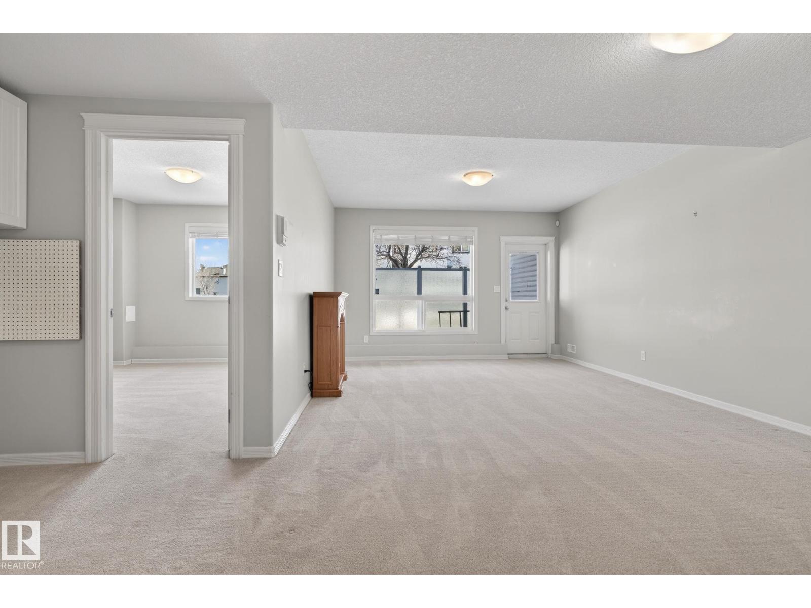 #34 3003 34 AV NW, Edmonton