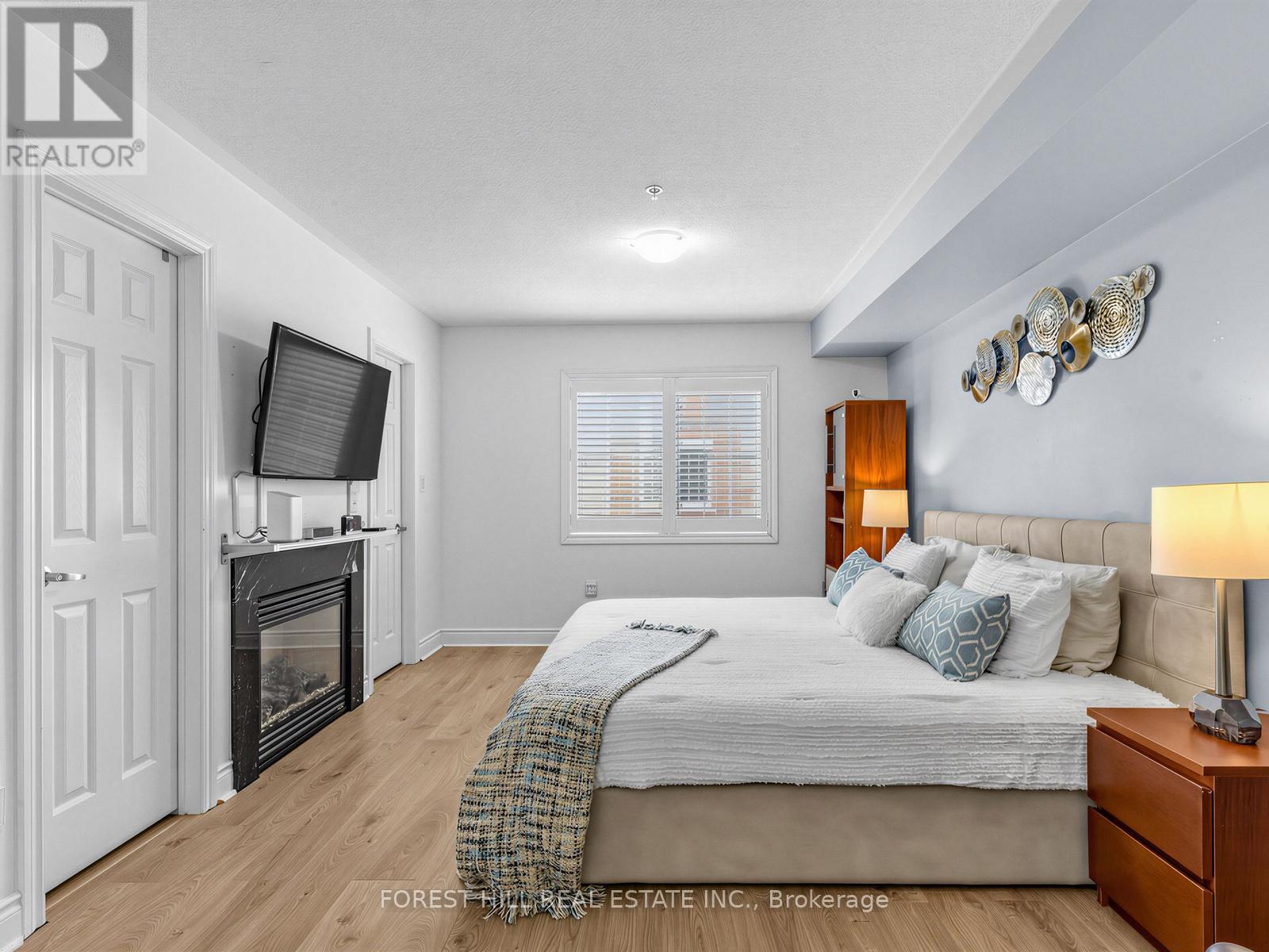 #51 8 BRIGHTON PLACE - 12