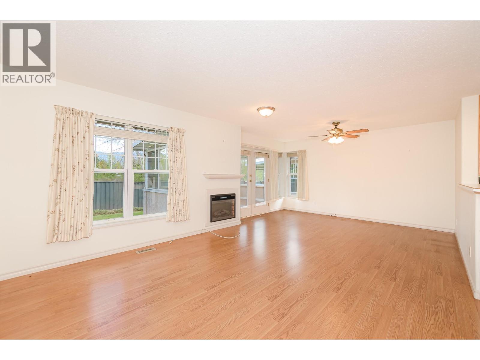 #17 303 Regent Avenue - 12