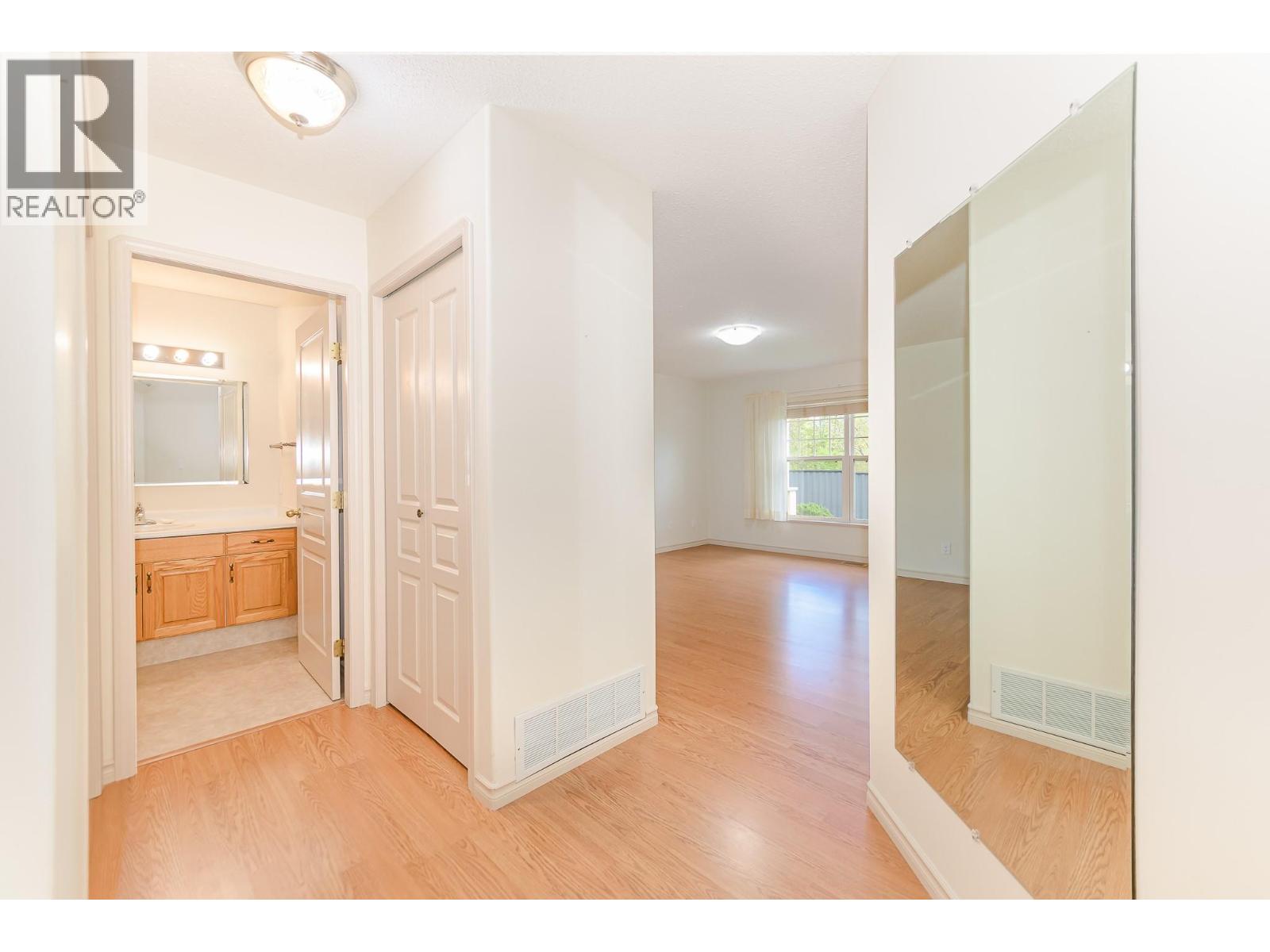#17 303 Regent Avenue - 17