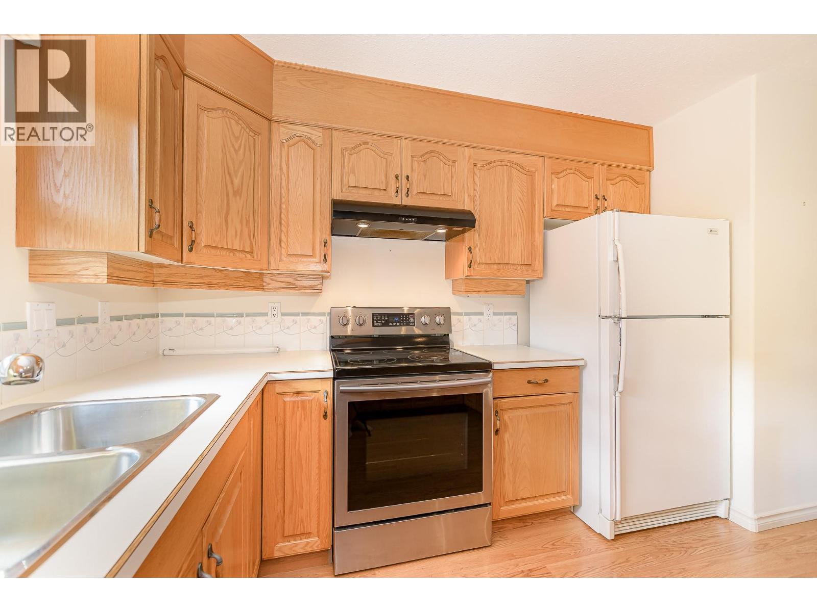 #17 303 Regent Avenue - 8
