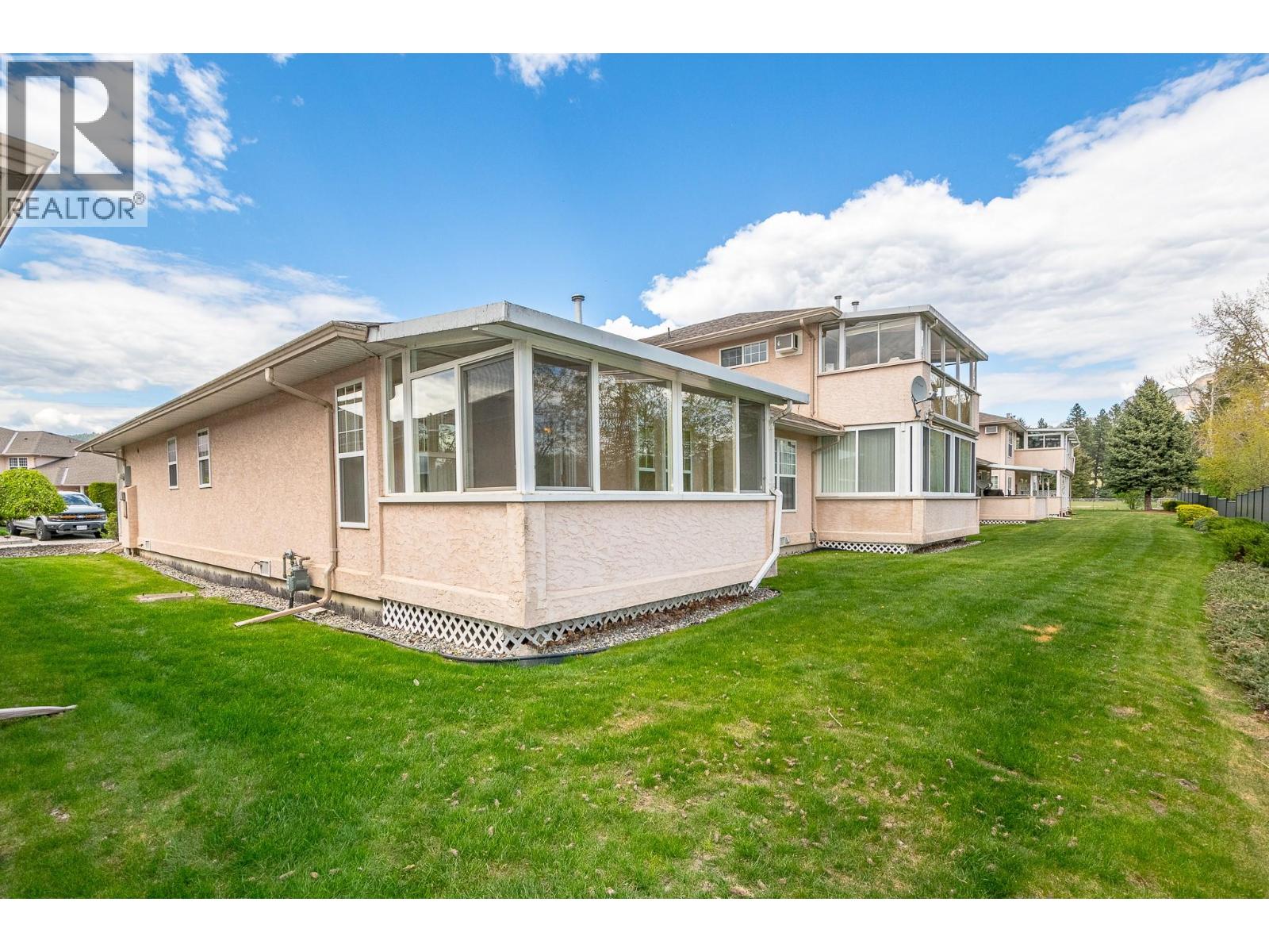 #17 303 Regent Avenue - 33