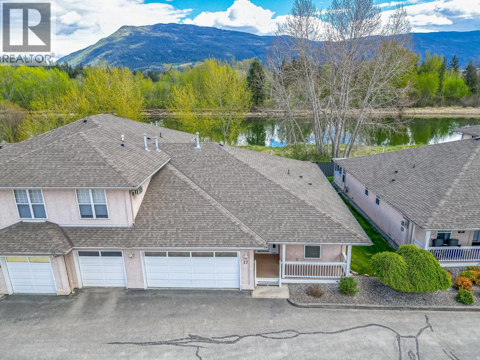 #17 303 Regent Avenue - 36