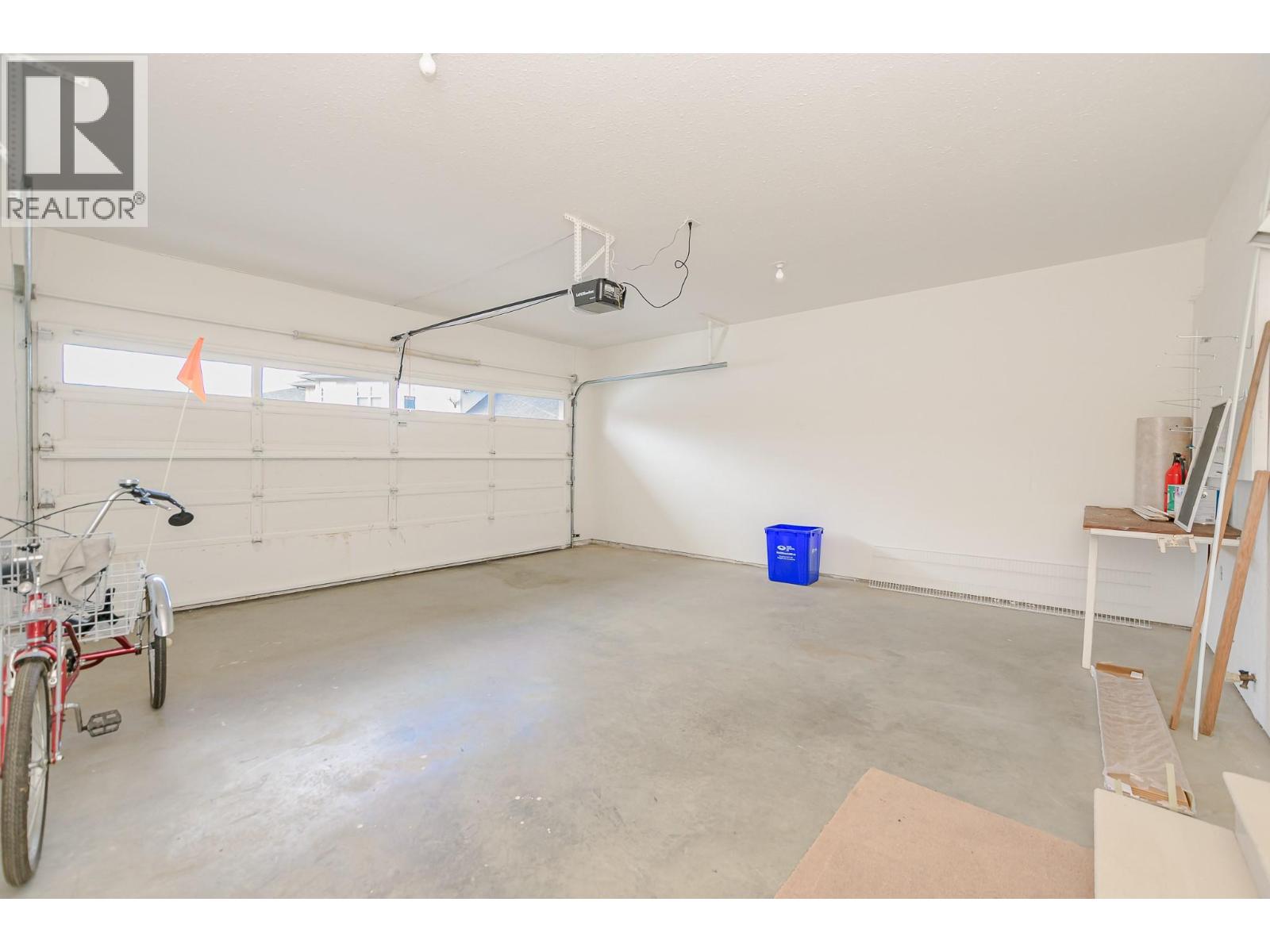 #17 303 Regent Avenue - 32