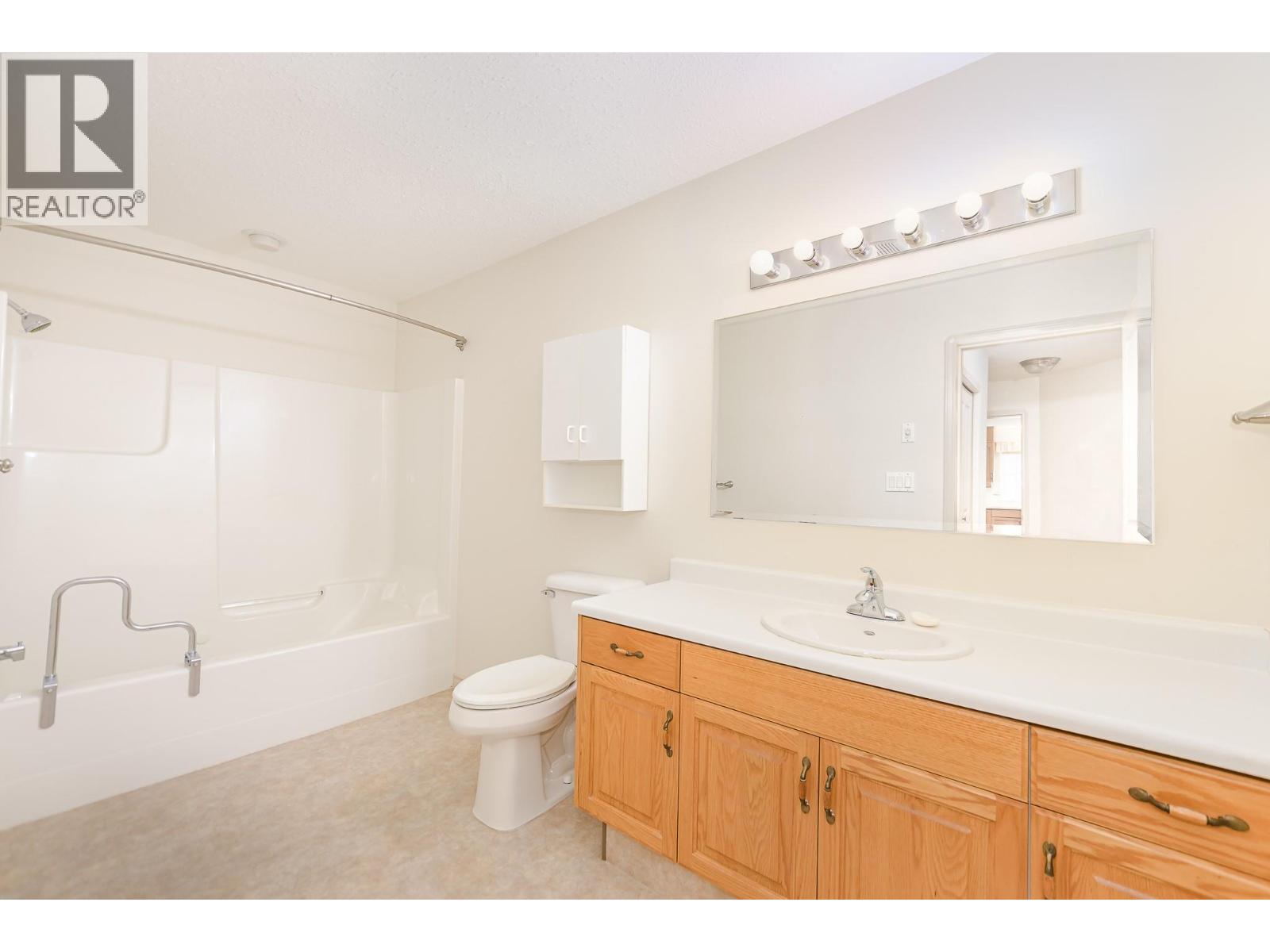 #17 303 Regent Avenue - 22