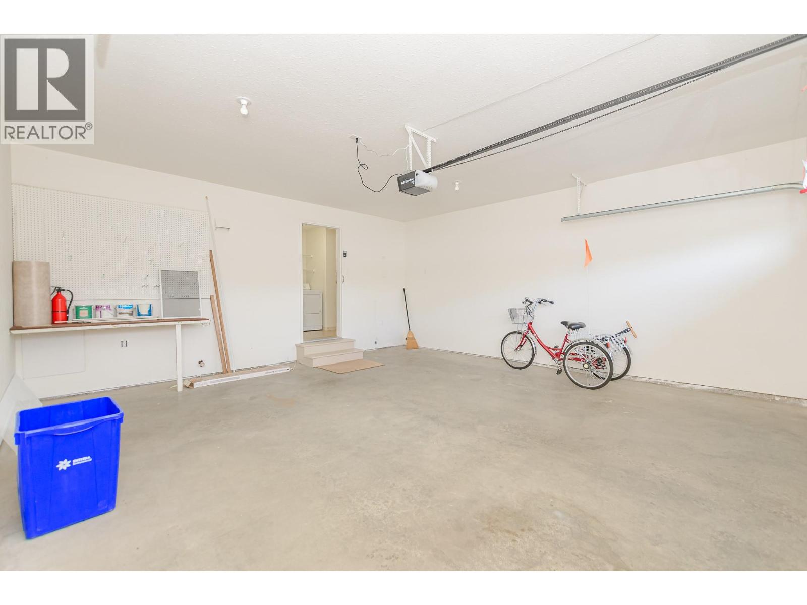 #17 303 Regent Avenue - 31