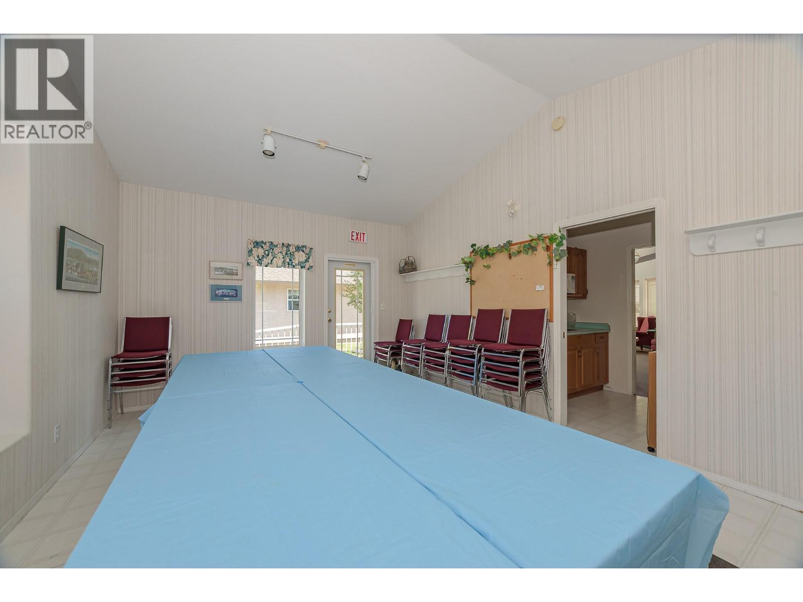 #17 303 Regent Avenue - 40