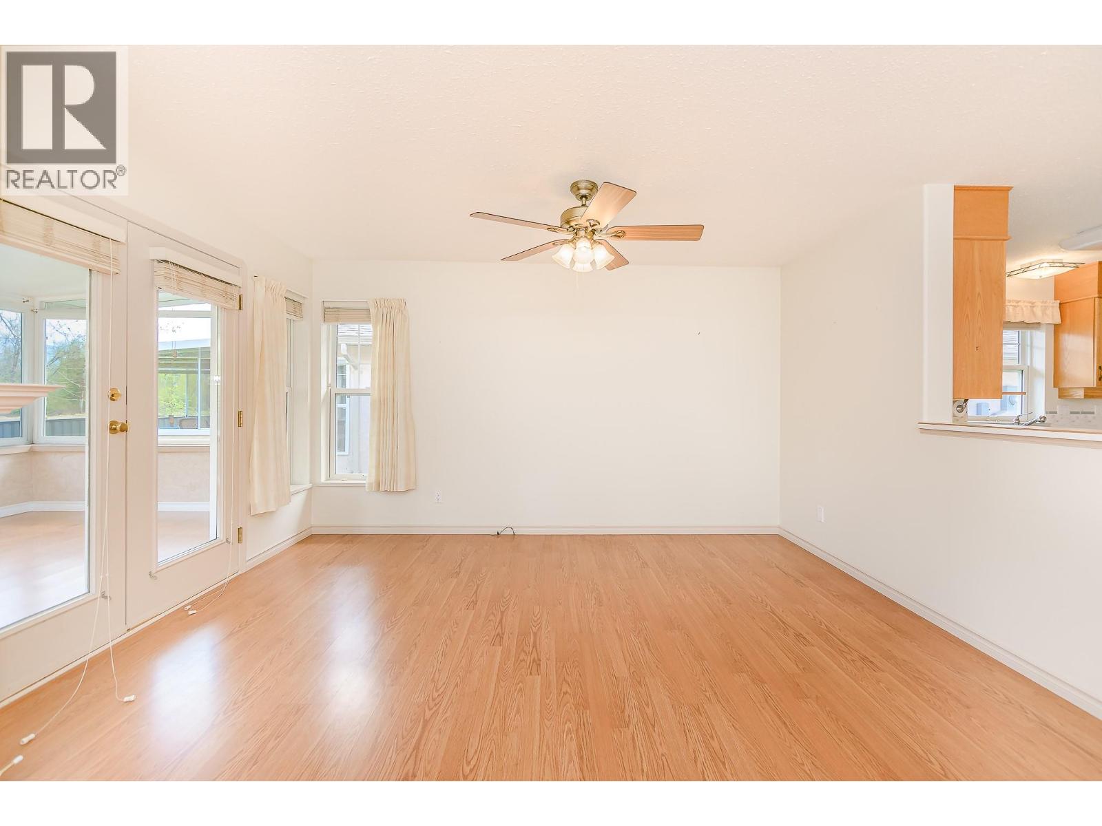 #17 303 Regent Avenue - 13