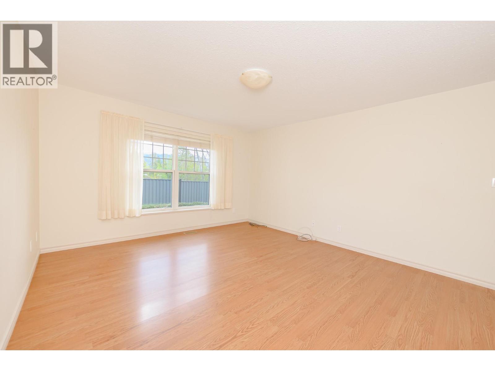 #17 303 Regent Avenue - 20