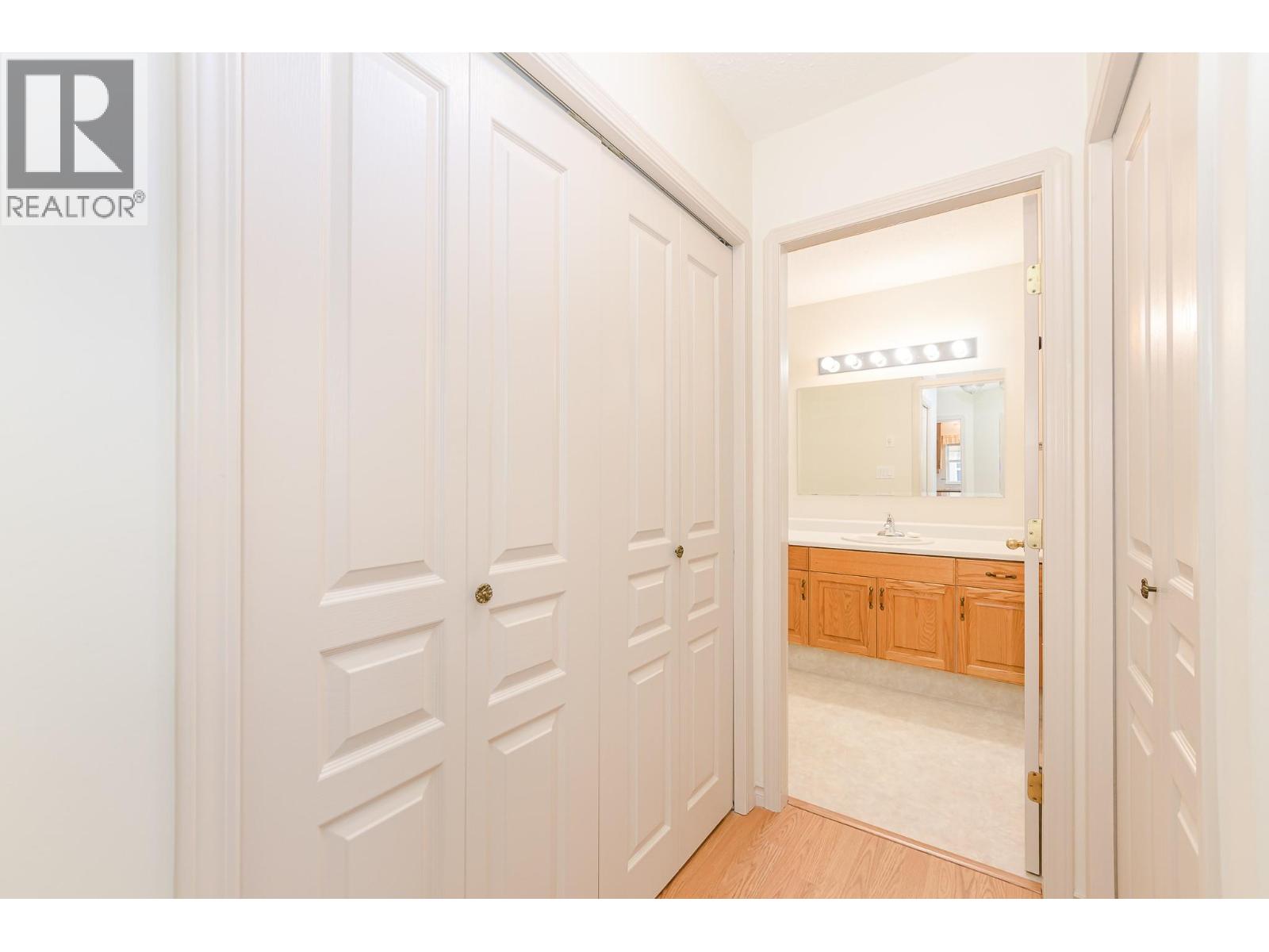 #17 303 Regent Avenue - 23